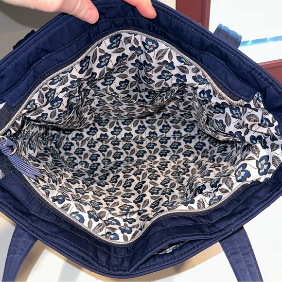 Vera Bradley Classic Navy Small Zippered Tote in Performance Twill - Picture 5 of 9